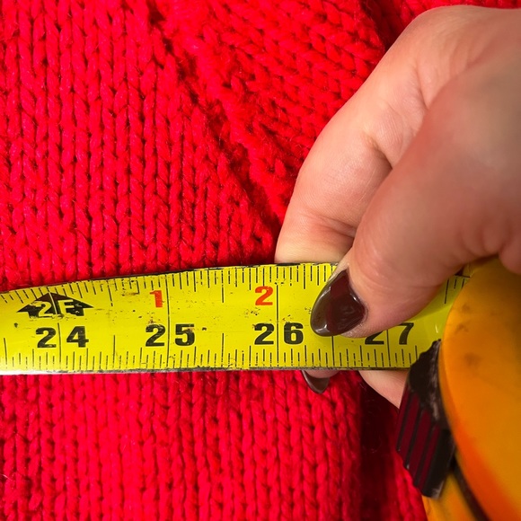 SOLD—-VINTAGE hand knit sweater - Picture 6 of 7